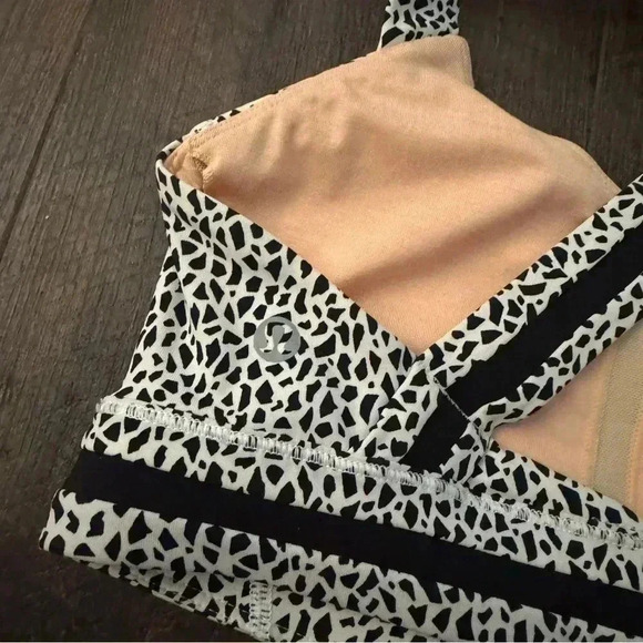 Lululemon Rack Pack Bra Miss Mosaic White / Posey Black White / Black 4 - Picture 5 of 6